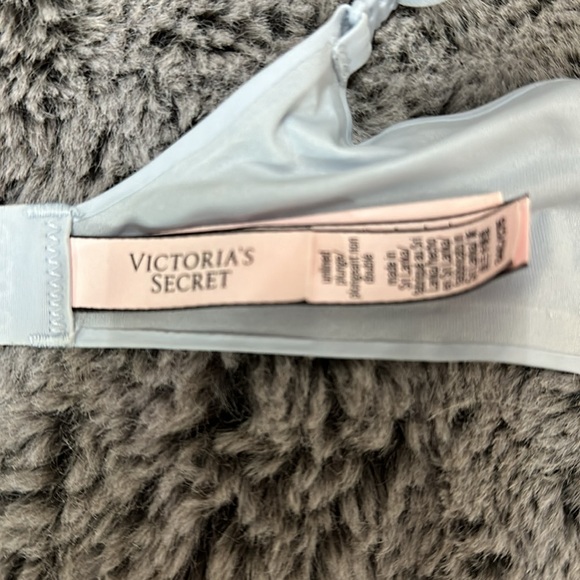 Victoria Secret Bra - Picture 5 of 6
